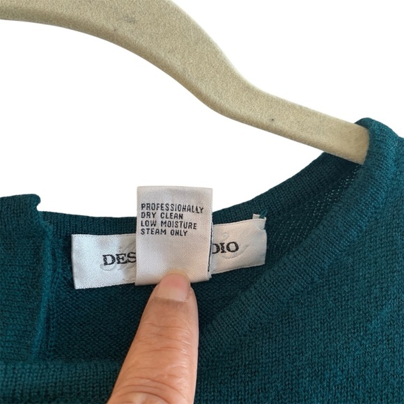 Macy’s Design Studio Hunter Green 100% Pure Wool Crewneck Sweater Size S - Picture 4 of 6